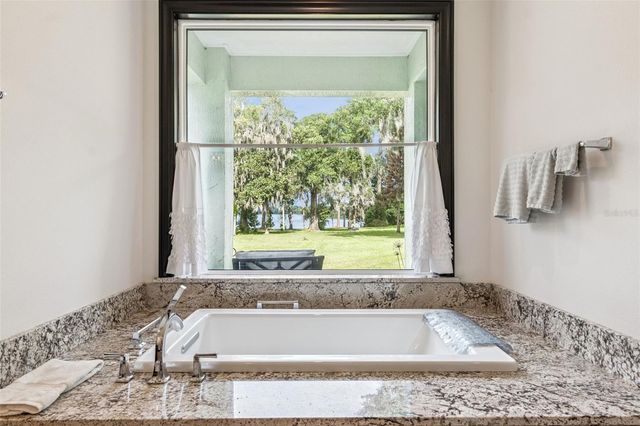 372 W LAKEVIEW AVENUE, Lake Mary, FL 32746