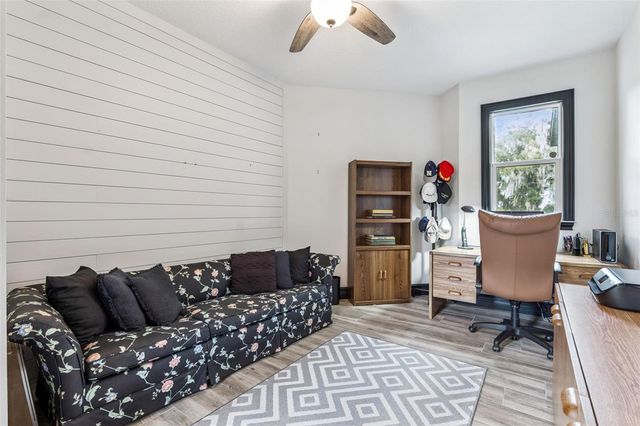 372 W LAKEVIEW AVENUE, Lake Mary, FL 32746