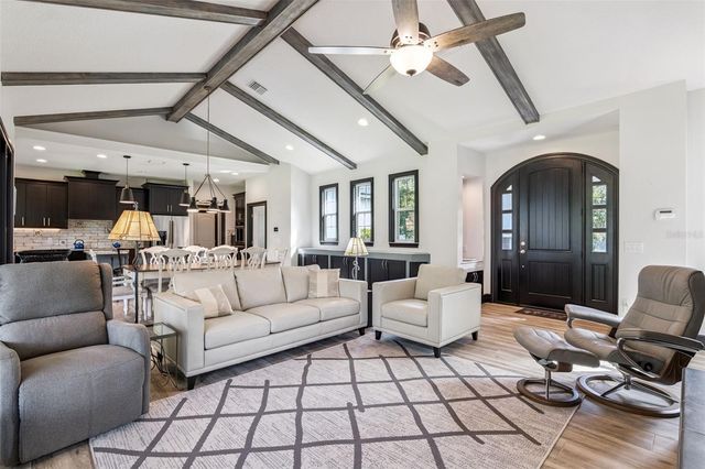 372 W LAKEVIEW AVENUE, Lake Mary, FL 32746