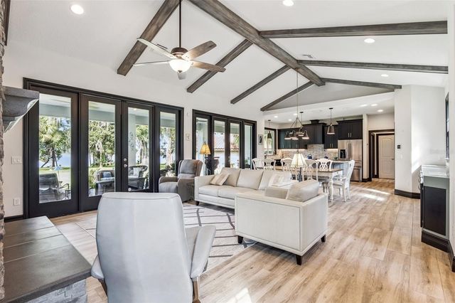 372 W LAKEVIEW AVENUE, Lake Mary, FL 32746
