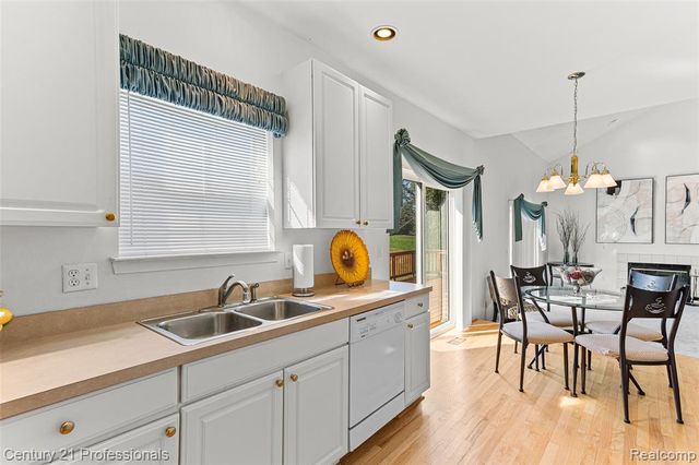 30924 Tanglewood Drive, Novi, MI 48377