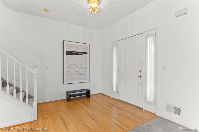 30924 Tanglewood Drive, Novi, MI 48377