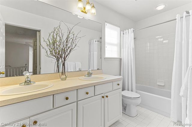 30924 Tanglewood Drive, Novi, MI 48377
