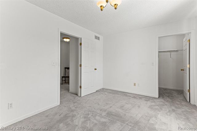 30924 Tanglewood Drive, Novi, MI 48377