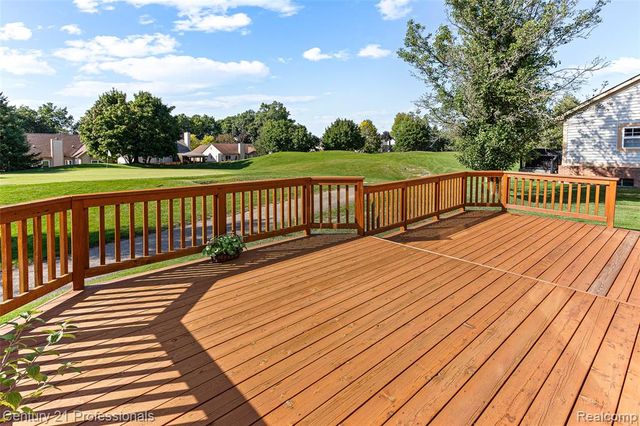 30924 Tanglewood Drive, Novi, MI 48377