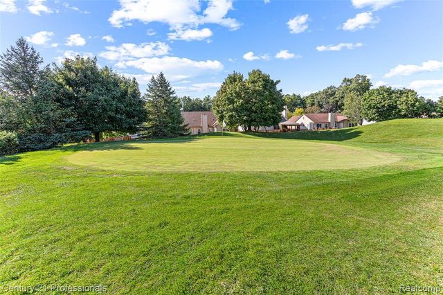 30924 Tanglewood Drive, Novi, MI 48377