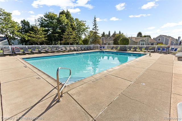 30924 Tanglewood Drive, Novi, MI 48377