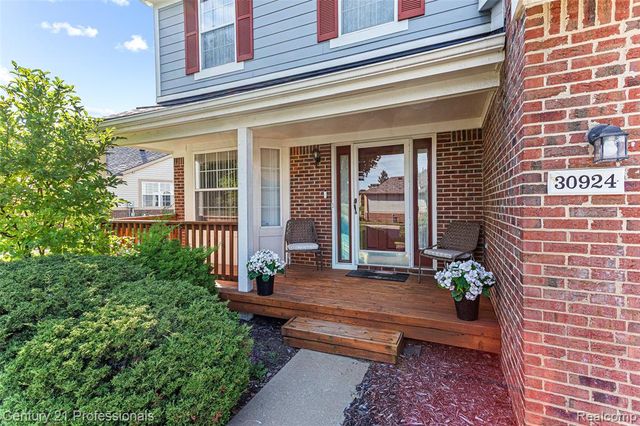 30924 Tanglewood Drive, Novi, MI 48377