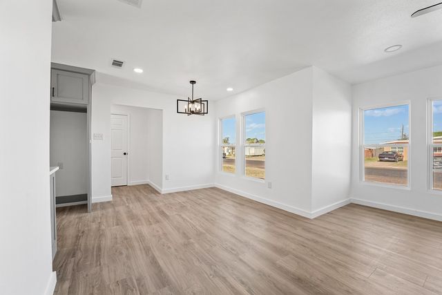 1218 E 36th St, Odessa, TX 79762