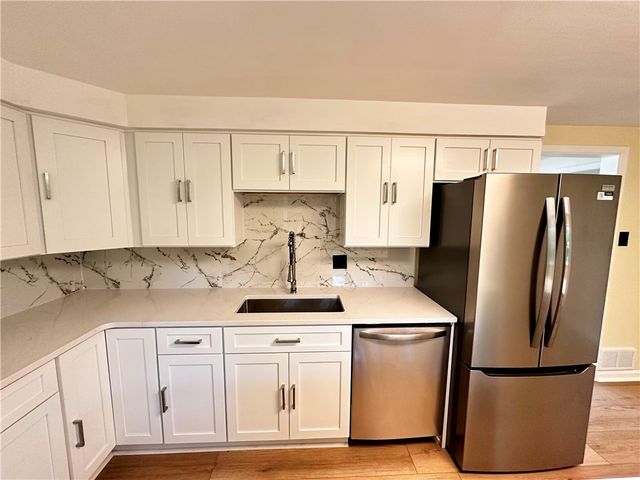 1172 Colgate Dr, Monroeville, PA 15146