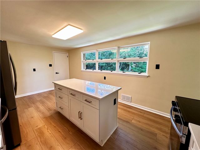1172 Colgate Dr, Monroeville, PA 15146