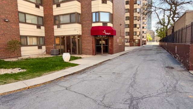 7337 S South Shore Drive 1112, Chicago, IL 60649