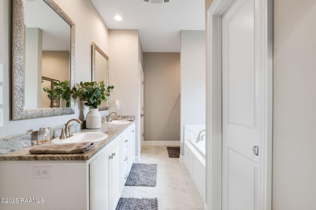 311 Adry Lane, Youngsville, LA 70592