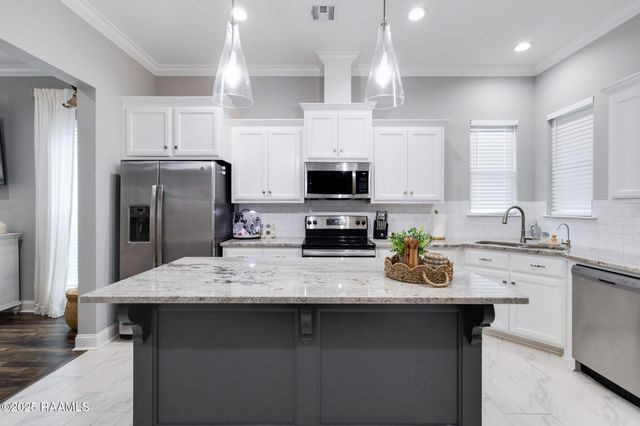 311 Adry Lane, Youngsville, LA 70592