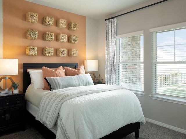 164 Coopers Hawk CRST, Cedar Creek, TX 78612