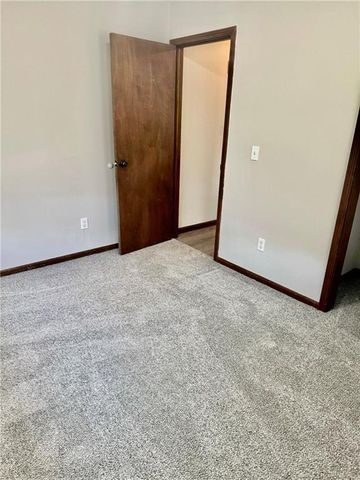 5406 Ditzler Avenue, Raytown, MO 64133