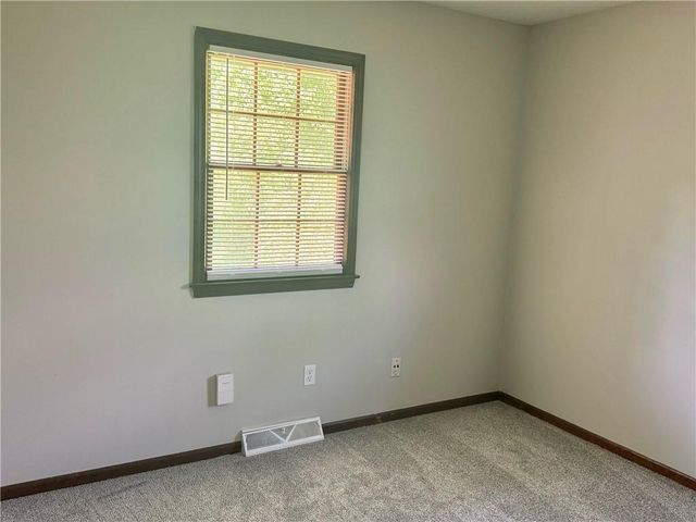 5406 Ditzler Avenue, Raytown, MO 64133