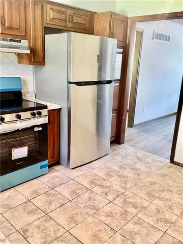 5406 Ditzler Avenue, Raytown, MO 64133