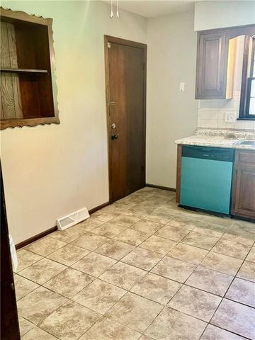 5406 Ditzler Avenue, Raytown, MO 64133