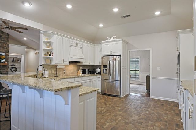 115 OVERLAND TRAIL, White Hall, AR 71602