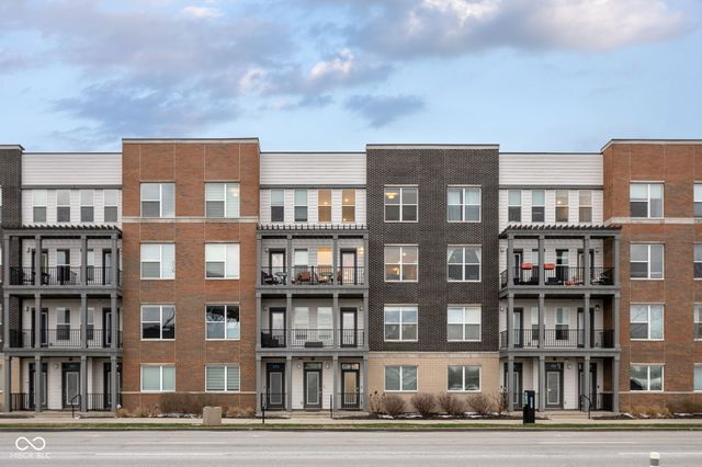 727 N Illinois Street 204, Indianapolis, IN 46204
