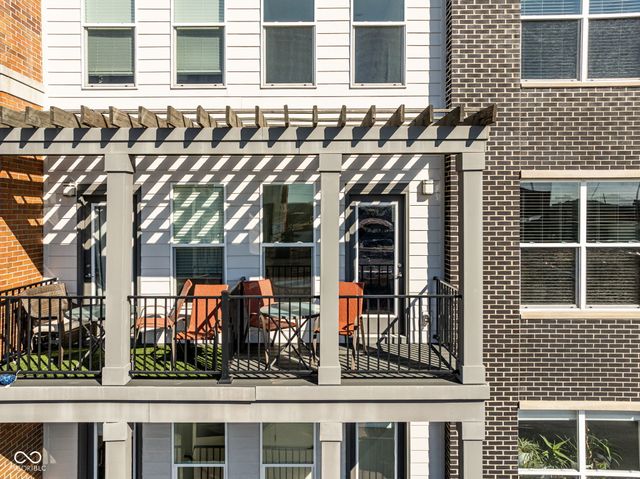 727 N Illinois Street 204, Indianapolis, IN 46204