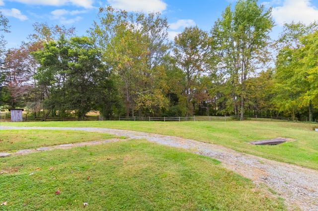 1926 Oak Plains Rd, Ashland City, TN 37015