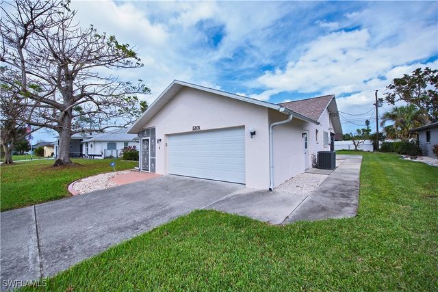 1201 SE 23rd ST, Cape Coral, FL 33990
