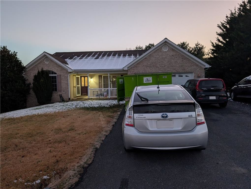 70 WINDSOR DR, Fishersville, VA 22939