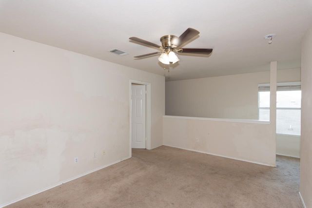 102 Quail Hollow DR, Hutto, TX 78634