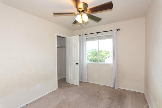 102 Quail Hollow DR, Hutto, TX 78634
