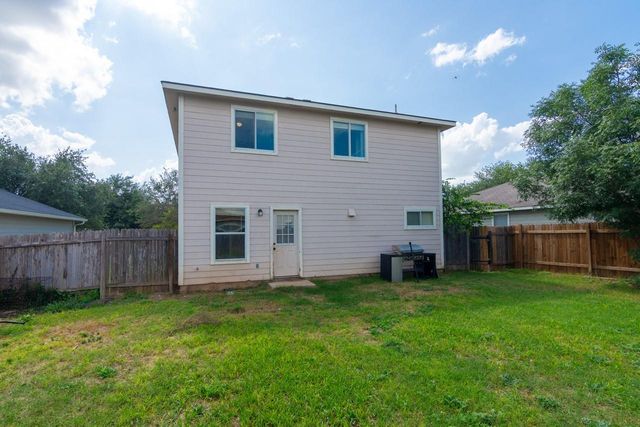 102 Quail Hollow DR, Hutto, TX 78634