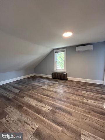 25 DUKE ST, Hershey, PA 17033