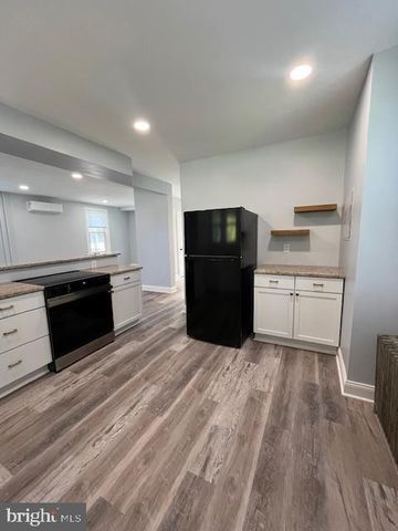 25 DUKE ST, Hershey, PA 17033