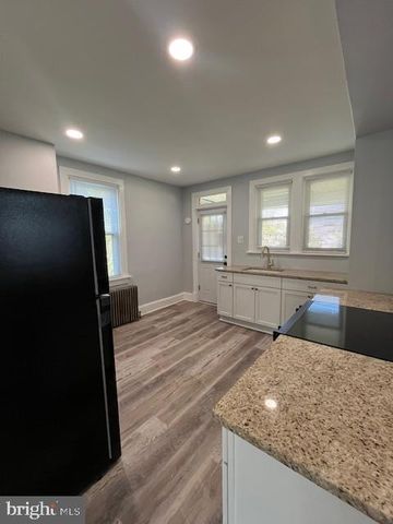 25 DUKE ST, Hershey, PA 17033