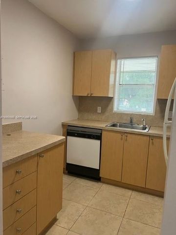 4165 SW 67th Avenue 206B, Davie, FL 33314