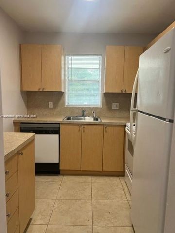 4165 SW 67th Avenue 206B, Davie, FL 33314