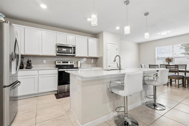 5016 BLUE HAMMOCK COURT, Kissimmee, FL 34746