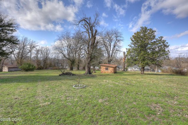 208 N College Street, Webb City, MO 64870