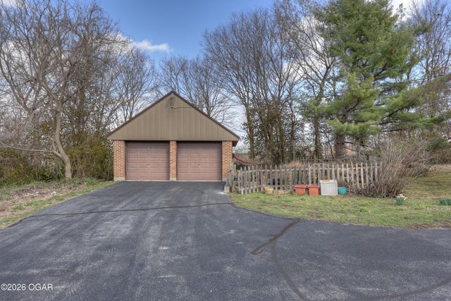 208 N College Street, Webb City, MO 64870