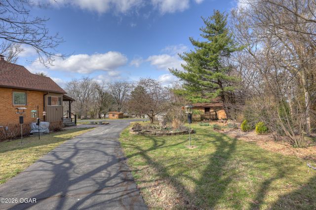 208 N College Street, Webb City, MO 64870