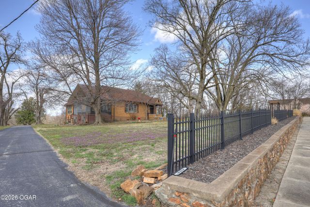 208 N College Street, Webb City, MO 64870