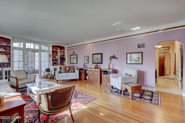 208 N College Street, Webb City, MO 64870