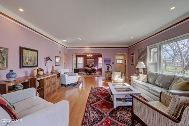 208 N College Street, Webb City, MO 64870