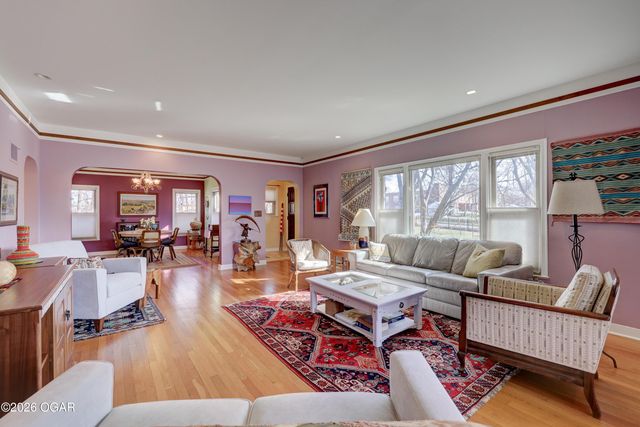 208 N College Street, Webb City, MO 64870