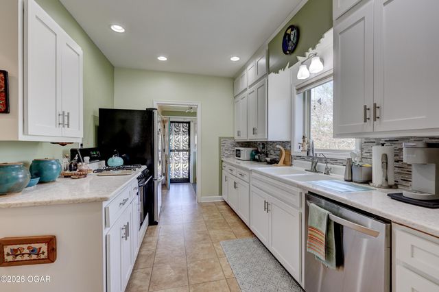 208 N College Street, Webb City, MO 64870