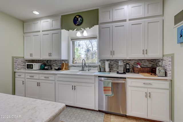 208 N College Street, Webb City, MO 64870