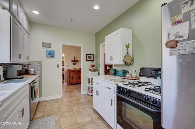 208 N College Street, Webb City, MO 64870