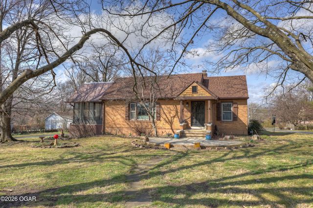 208 N College Street, Webb City, MO 64870