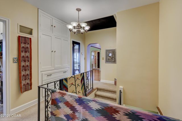 208 N College Street, Webb City, MO 64870